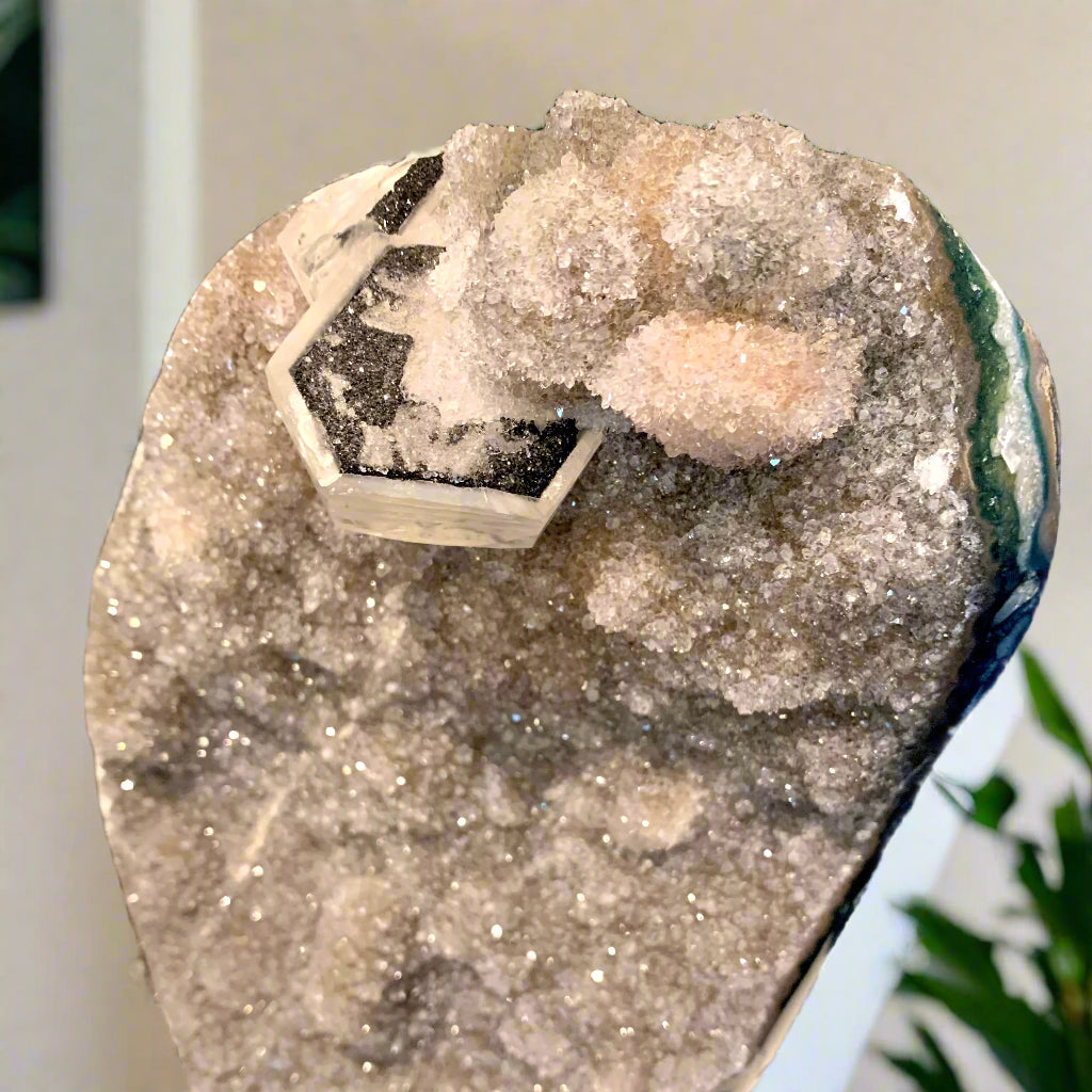 Druzy Greige Quartz Geode