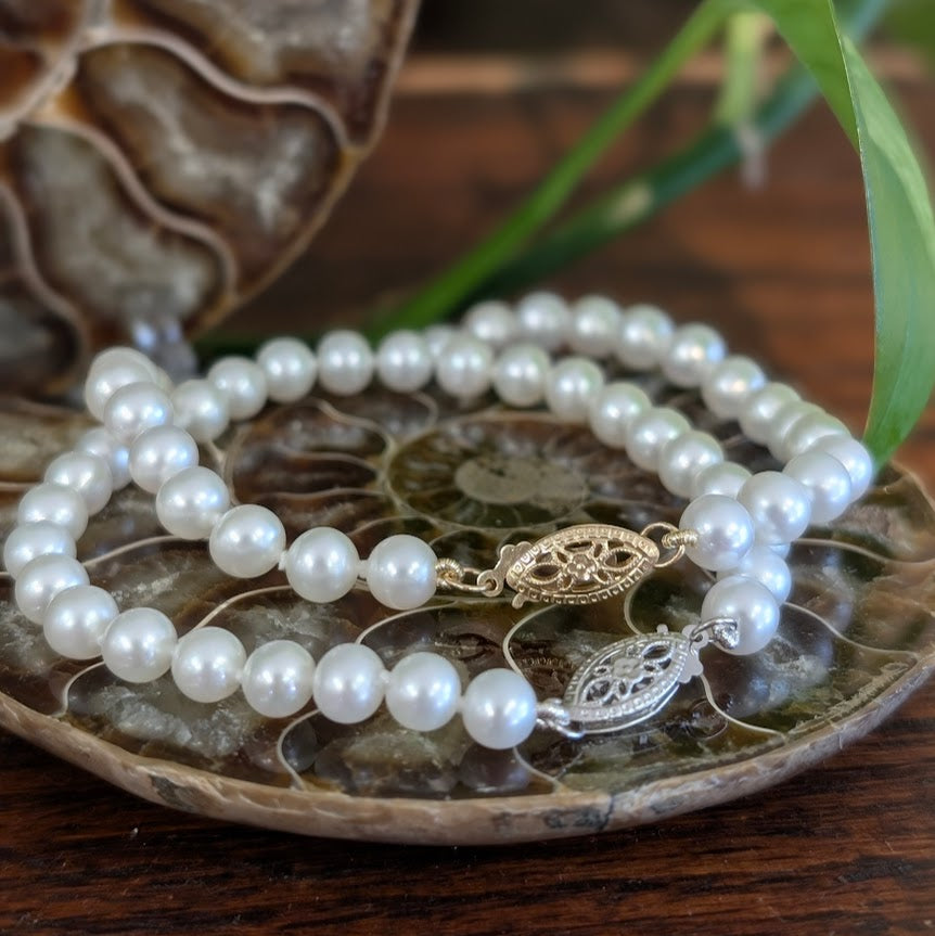 Classic Pearl Bracelet