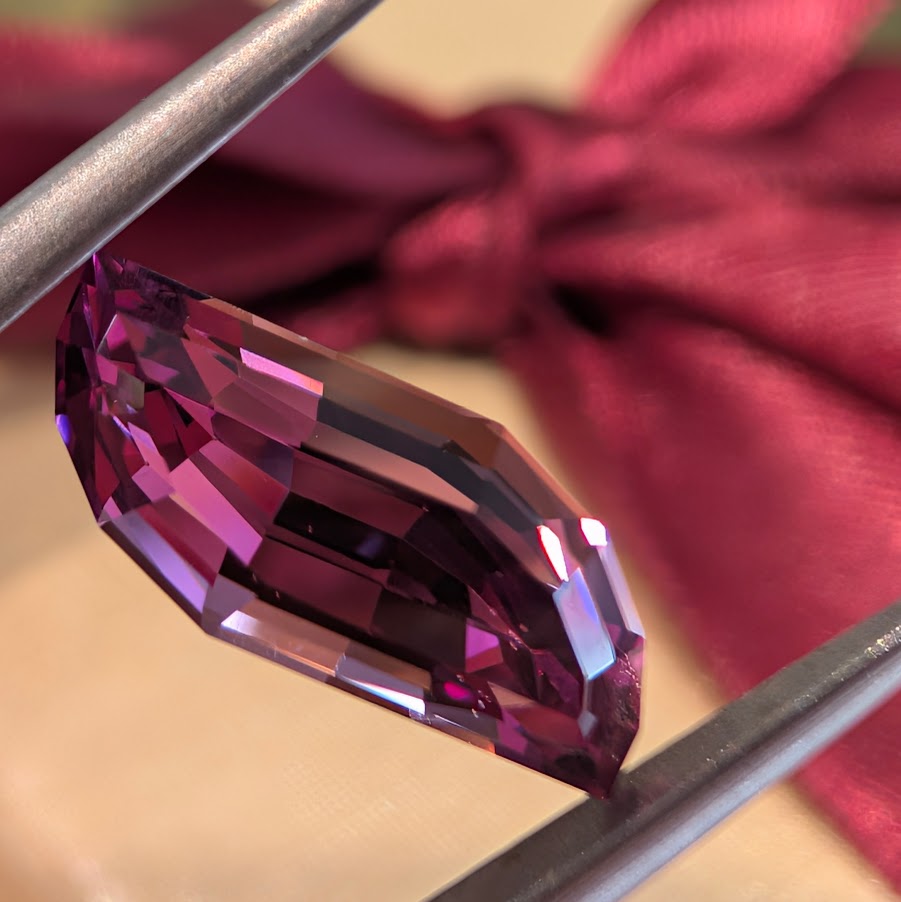 Fantasy Cut Garnet, 1.89cts