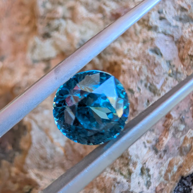 Round Blue Zircon, 2.90cts