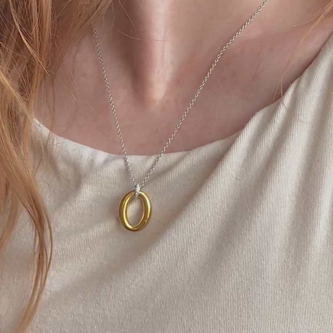 Load and play video in Gallery viewer, Classic Soft Oval Necklace
