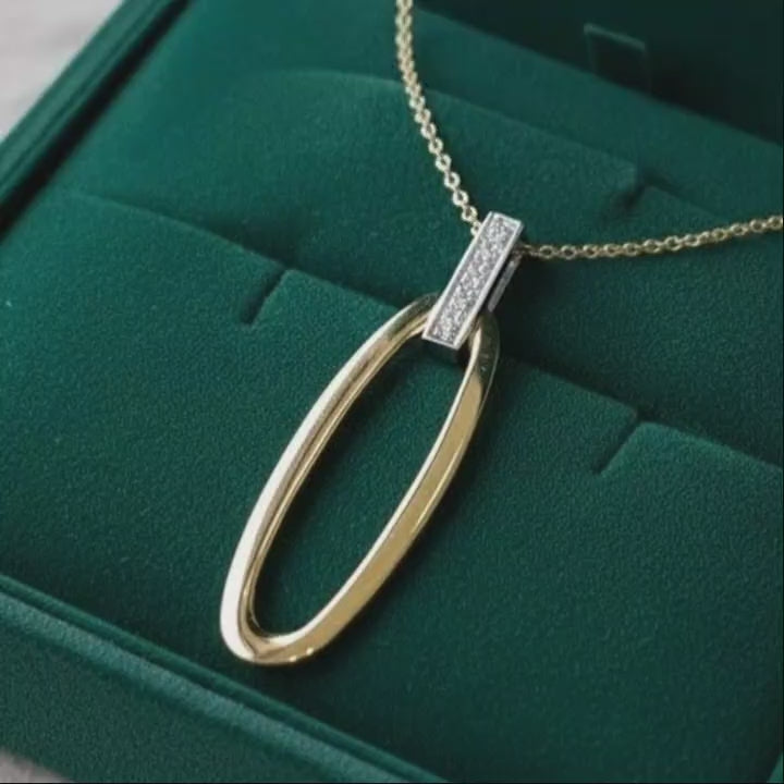 Load and play video in Gallery viewer, Open Oval Necklace

