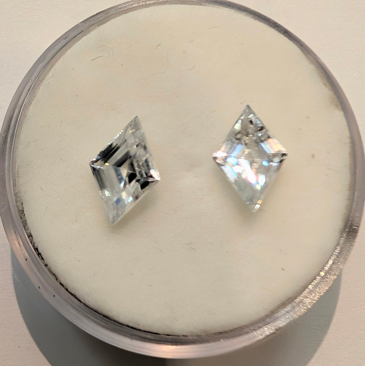 White Zircon Kite Pair 2=1.98ct